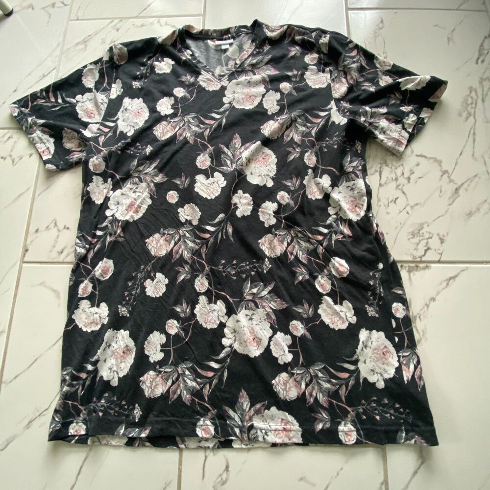 LuLaRoe Women 2XL Black Floral Short Sleeve Tunic Top Plus Size